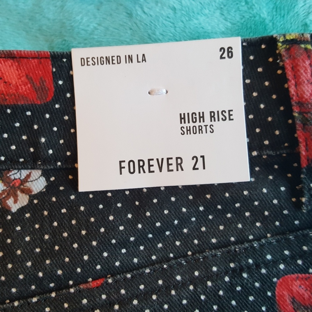 FOREVER 21 🌷ROSE SHORTS - Picture 3 of 3